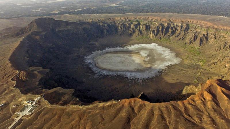 1581190779 514 The crater is the largest crater in Saudi Arabia - The crater is the largest crater in Saudi Arabia