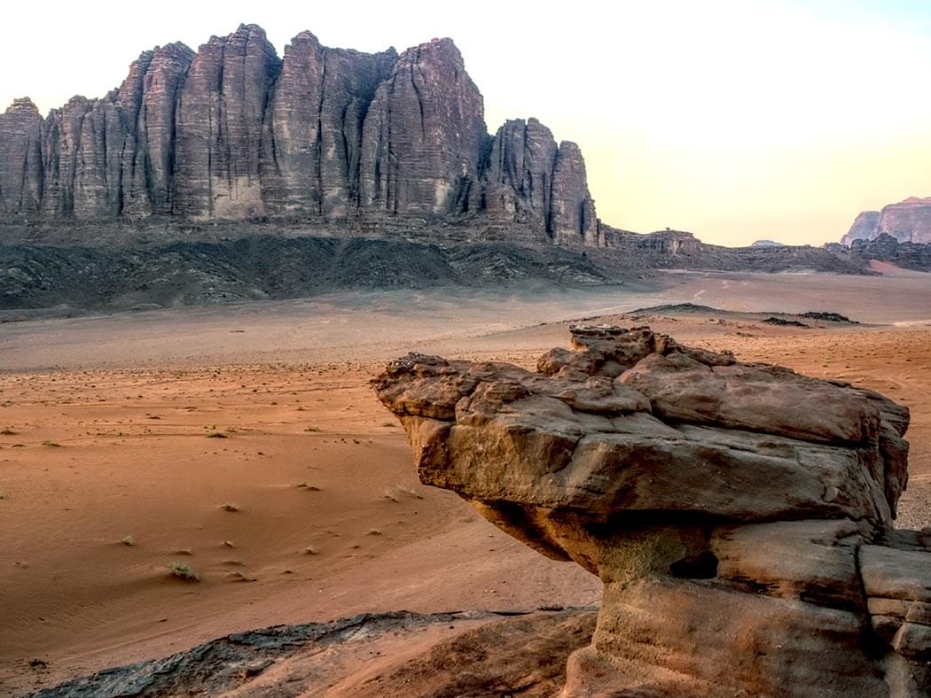 1581191259 880 Wadi Rum ... The Gold Desert in Jordan - Wadi Rum ... The Gold Desert in Jordan