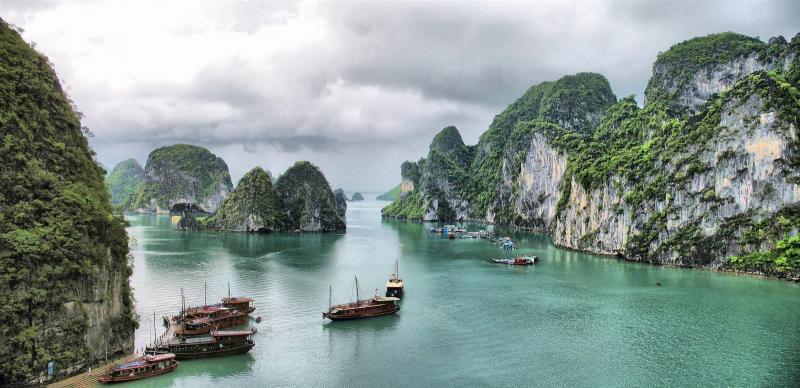 1581191769 679 Halong Bay welcomes you to Vietnam - Halong Bay welcomes you to Vietnam