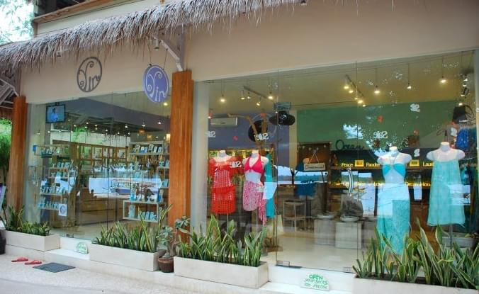 1581197409 445 The most popular shopping place in Gili Trawangan - The most popular shopping place in Gili Trawangan