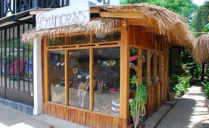 1581197409 584 The most popular shopping place in Gili Trawangan - The most popular shopping place in Gili Trawangan