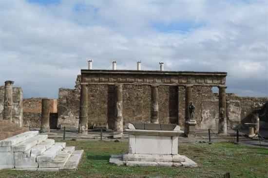 1581203559 269 Pompeii .. buried Italian city - Pompeii .. buried Italian city