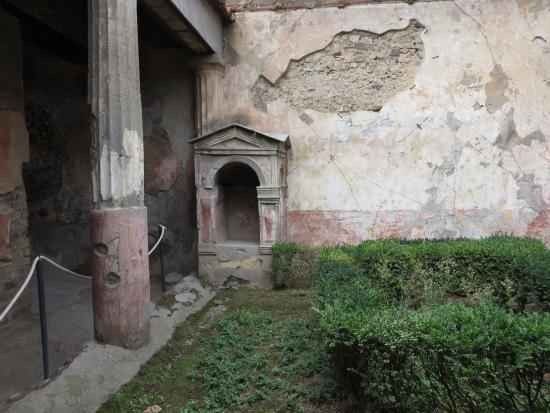 1581203559 573 Pompeii .. buried Italian city - Pompeii .. buried Italian city