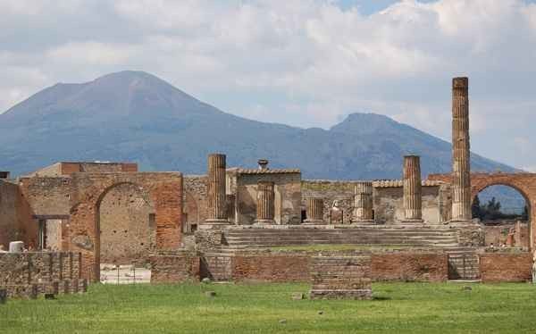 1581203559 701 Pompeii .. buried Italian city - Pompeii .. buried Italian city