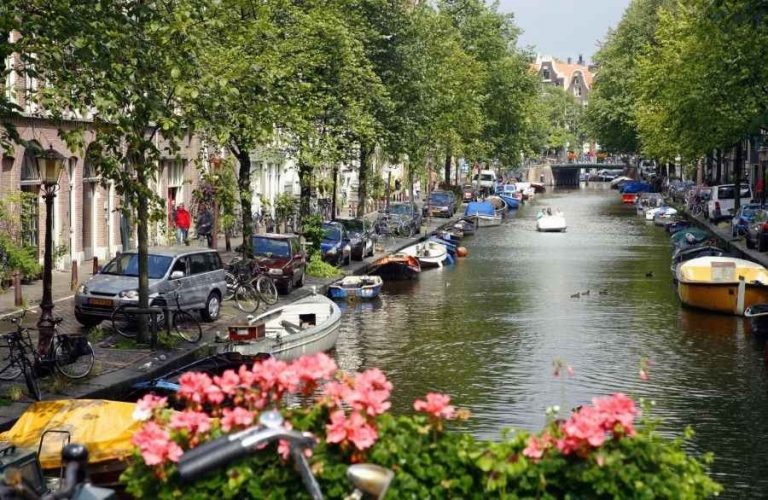 1581204249 304 Amusement tourist attractions in Amsterdam for the perfect vacation with - Amusement tourist attractions in Amsterdam for the perfect vacation with your family