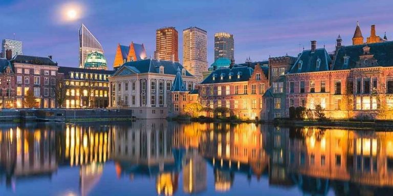 1581204379 467 The most important tourist cities in the Netherlands .. The - The most important tourist cities in the Netherlands .. The surprising country, which is almost free from any defect