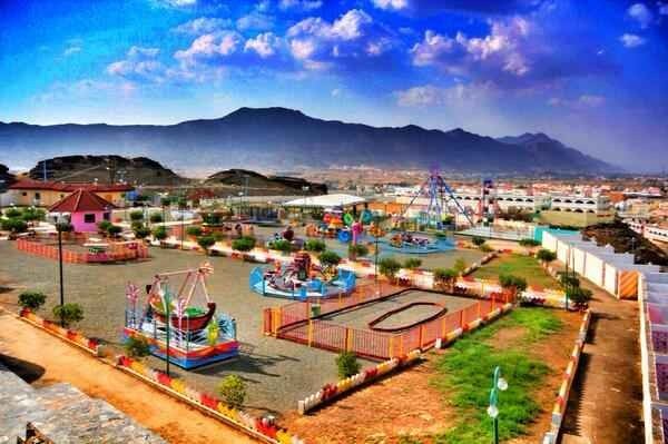 The parks of Mahayil Asir … when the mountains are mixed with permanent green, as an exquisite painting