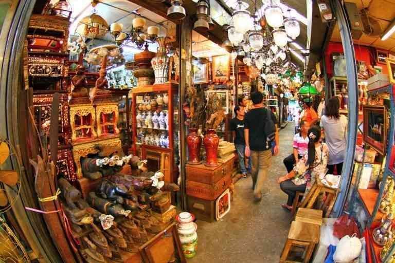 Here is a list of the most famous shops in Cape Town and their detailed address.