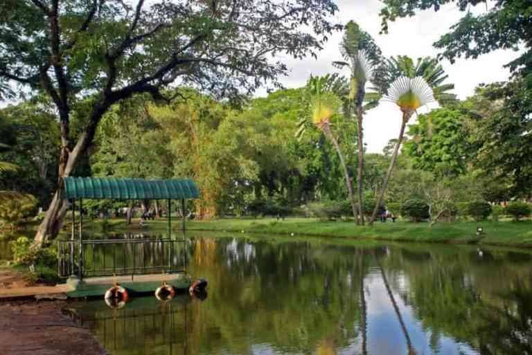 Viharamahadevi Park .. 