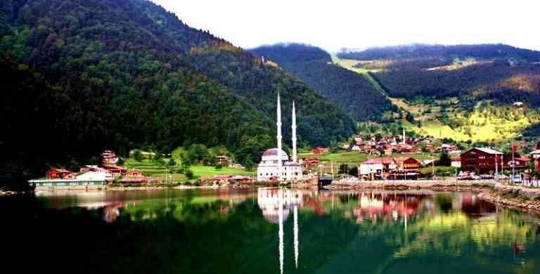 Lake Uzungol ...