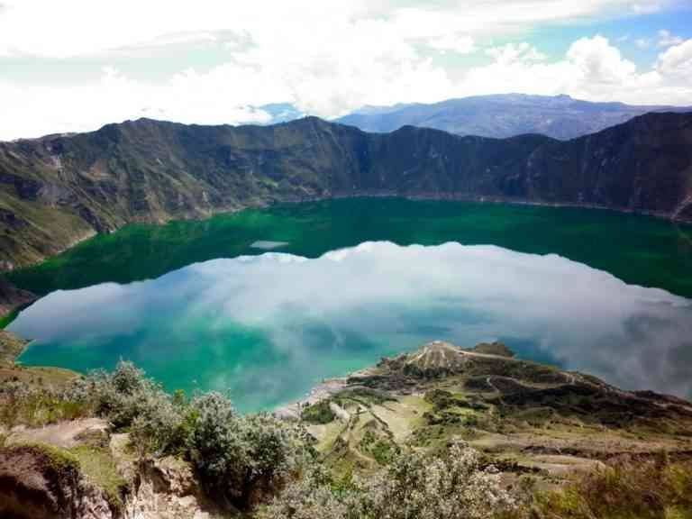 "Lake Kelutua" .. the best tourist place in Ecuador ..