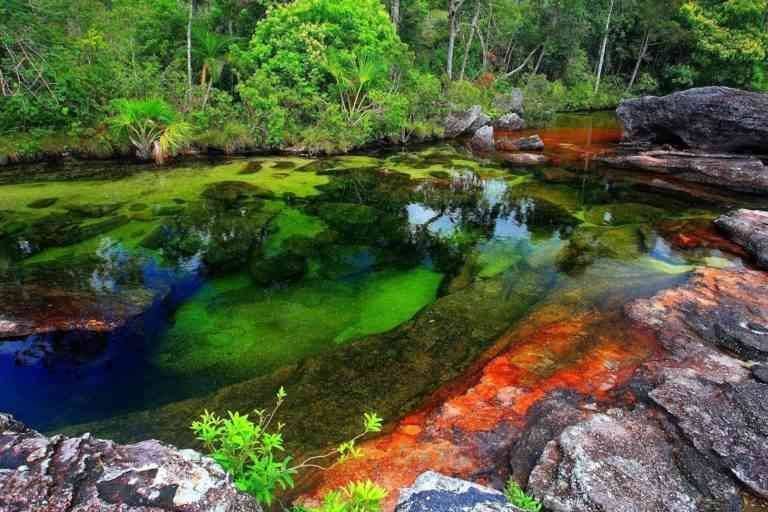 "Crystal River" .. the best tourist attractions in Colombia ..