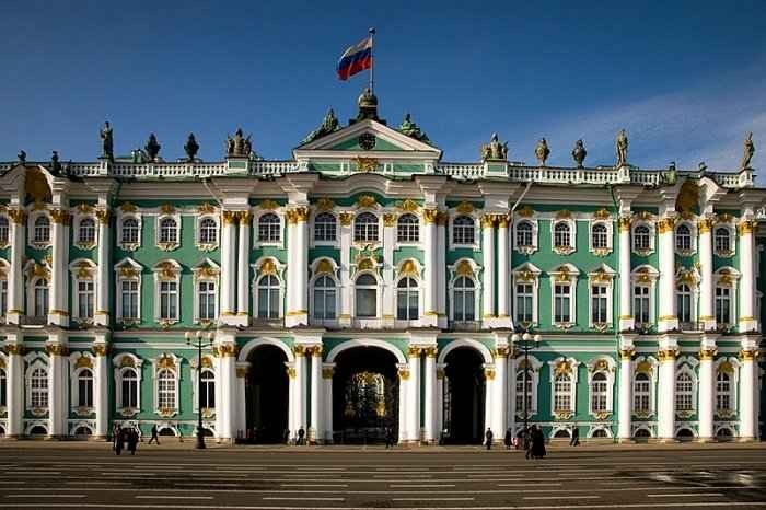 "Hermitage Museum" .. the most beautiful places of tourism in Petersburg ..