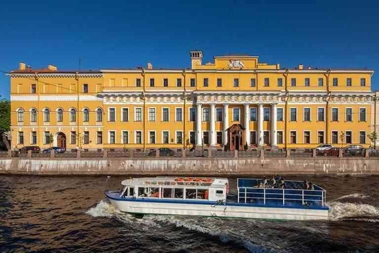 "Moika palace" .. the best tourist attractions in Petersburg ..