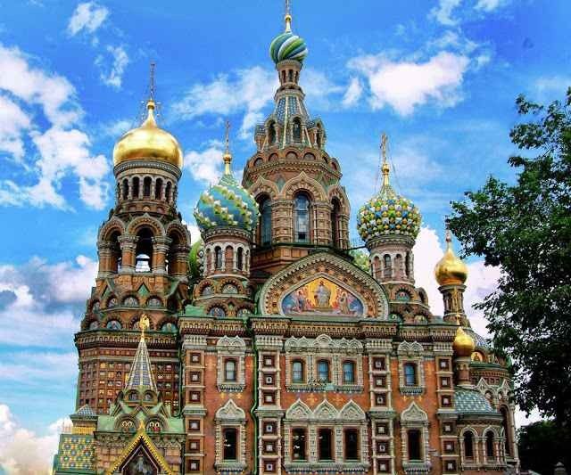 Peter and Paul Castle .. the most important tourist attractions in Petersburg ..