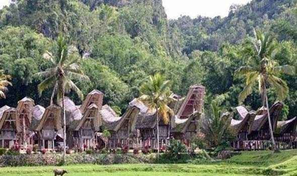 "The village of Tokawa" .. the best tourist places in Papua New Guinea ..