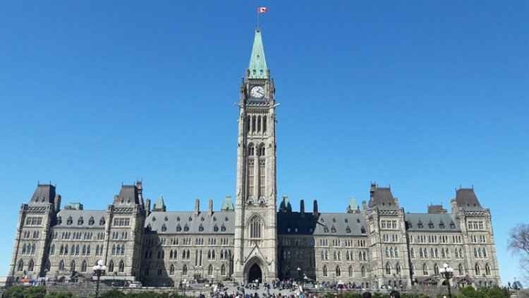 Do not miss the "Parliament building" one of the most important tourist attractions in Ottawa ...