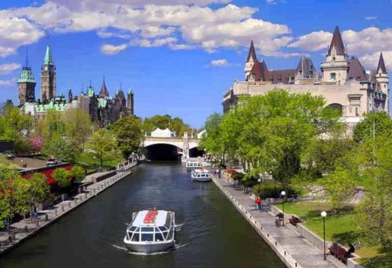 - "Radio" channel .. the best tourist places in Ottawa ..