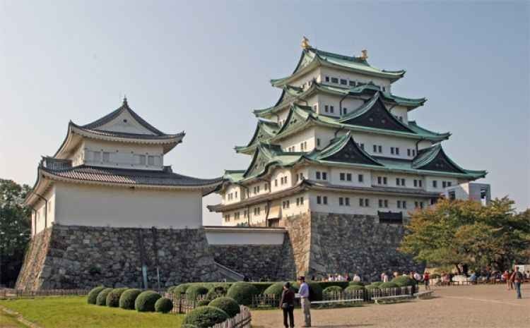 - Nagoya Castle ... one of the most beautiful tourist places in Nagoya ...