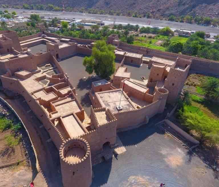 "Fort of almarah house" ... the best tourist attractions in the phenomenon.