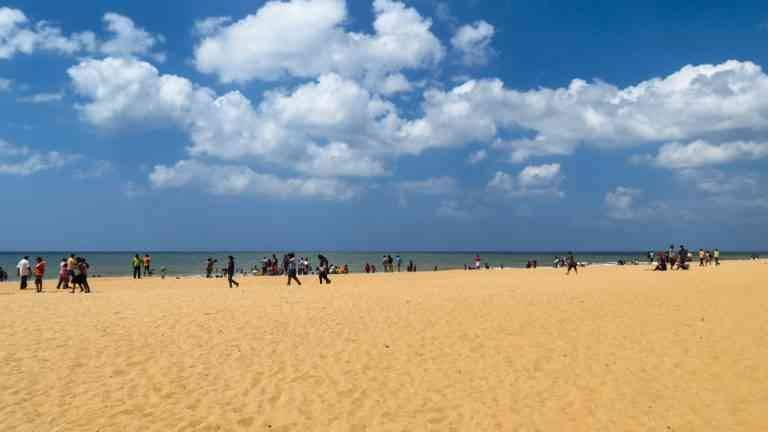   "New Negombo Beach" ..
