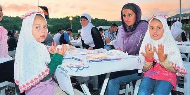 Bosnian customs and traditions .. Customs and traditions of the blessed month of Ramadan.