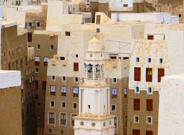  Friday Mosque ... the most important tourist attraction in Shibam ...