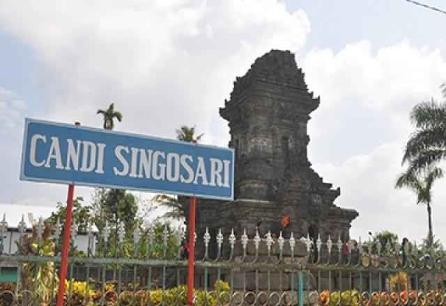 Do not miss .. visit the "Senju Sari" temple when traveling to Malang ..