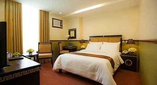 Crown Palace Hotel & Suites