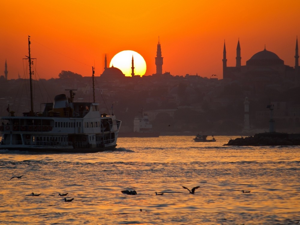 Turkey-Tourism-families-Bosphorus