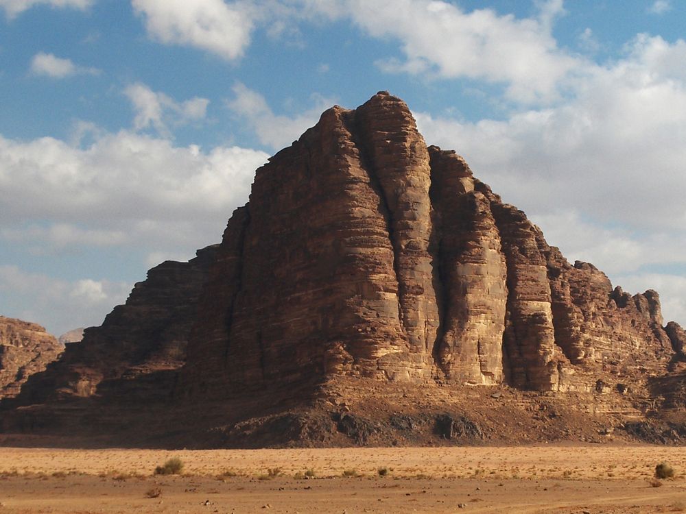 HolidayMe_ Jordan_view-landscape-Wadi-Rum_1000x750