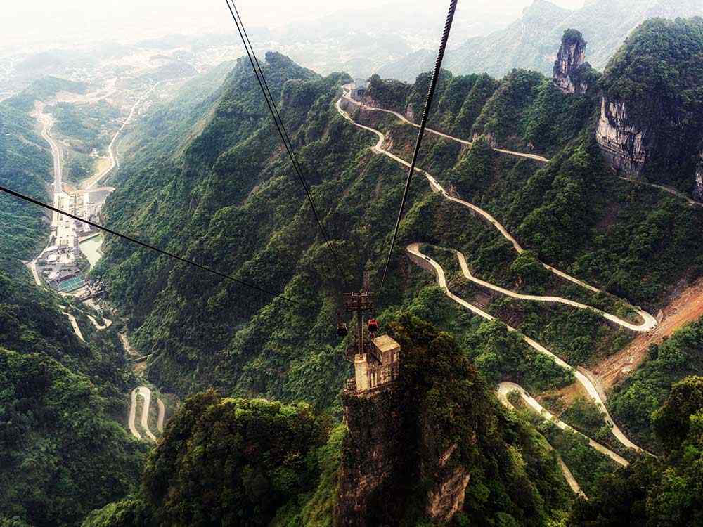 Holiday-Me_China_Tianmen-Mountain Road-China_415628686_Travel_1000x750