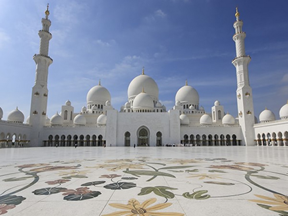 Holiday-Mai_Arab-United Arab Emirates-Abu Dhabi vacation_77778667_1000 x 750