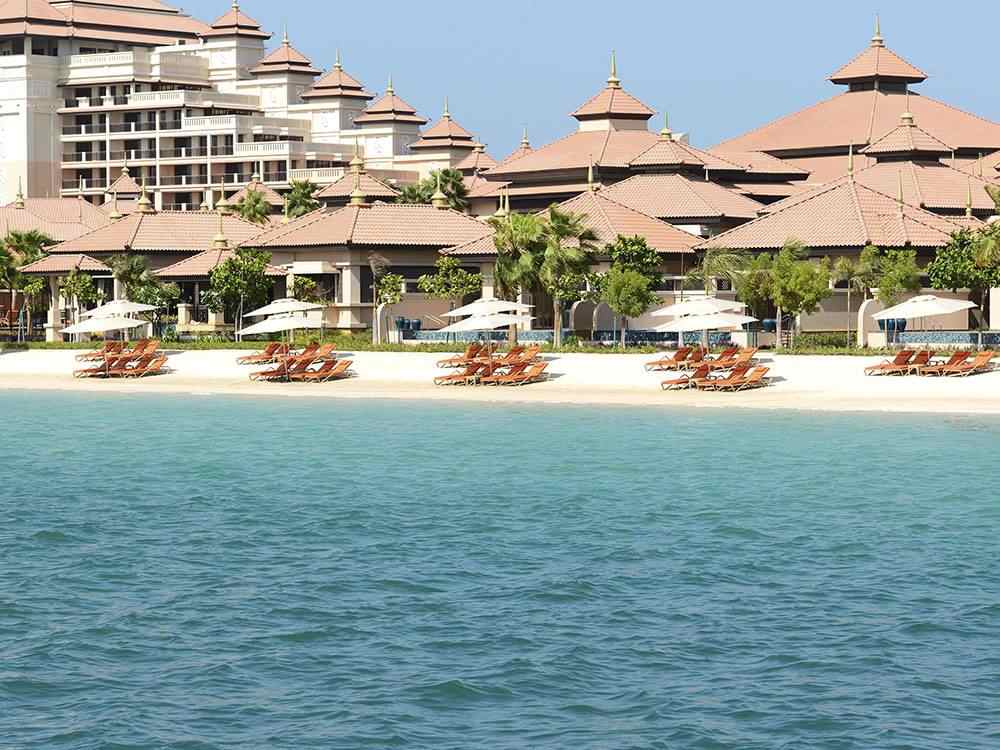 Holiday-Mai-Emirates-United Arab Emirates-Dubai_ elegant rooms at the Hilton Dubai Creek Tourism_1000 x 750