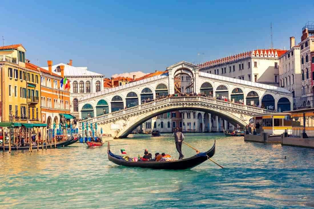 Tourist program in Venice .. For 7 days, enjoy a special trip in Venice.