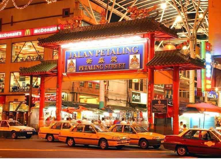The most beautiful tourist places in the Chinatown in Kuala Lumpur ..