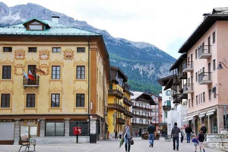 Tour in the streets of Cortina