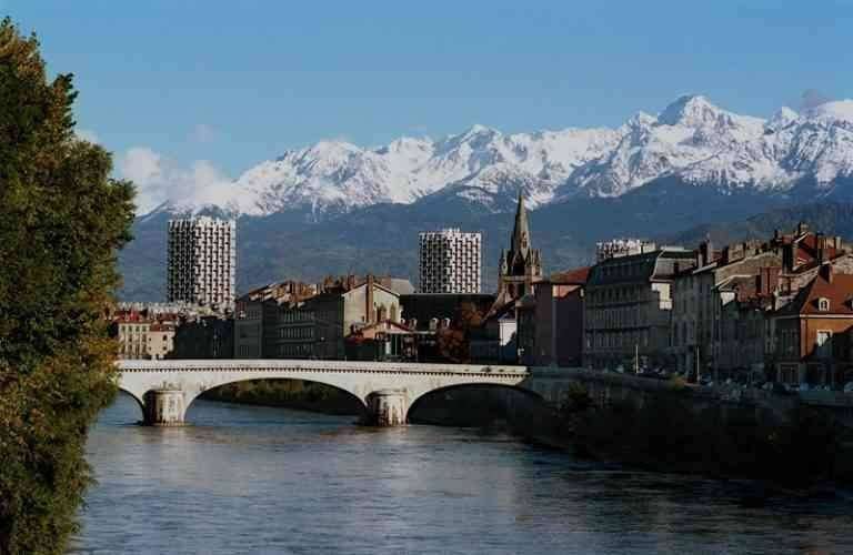 Walk and walk around in French Grenoble ...