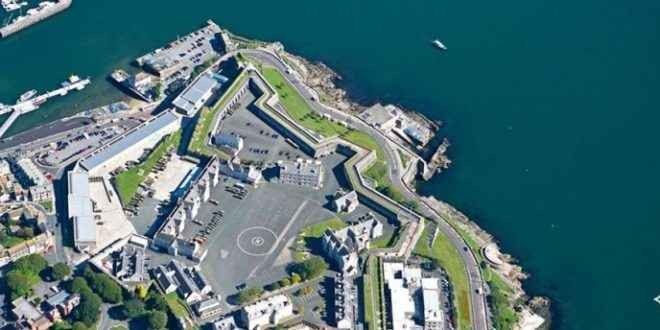 "Royal Castle" .. one of the most important places of tourism in British Plymouth ..