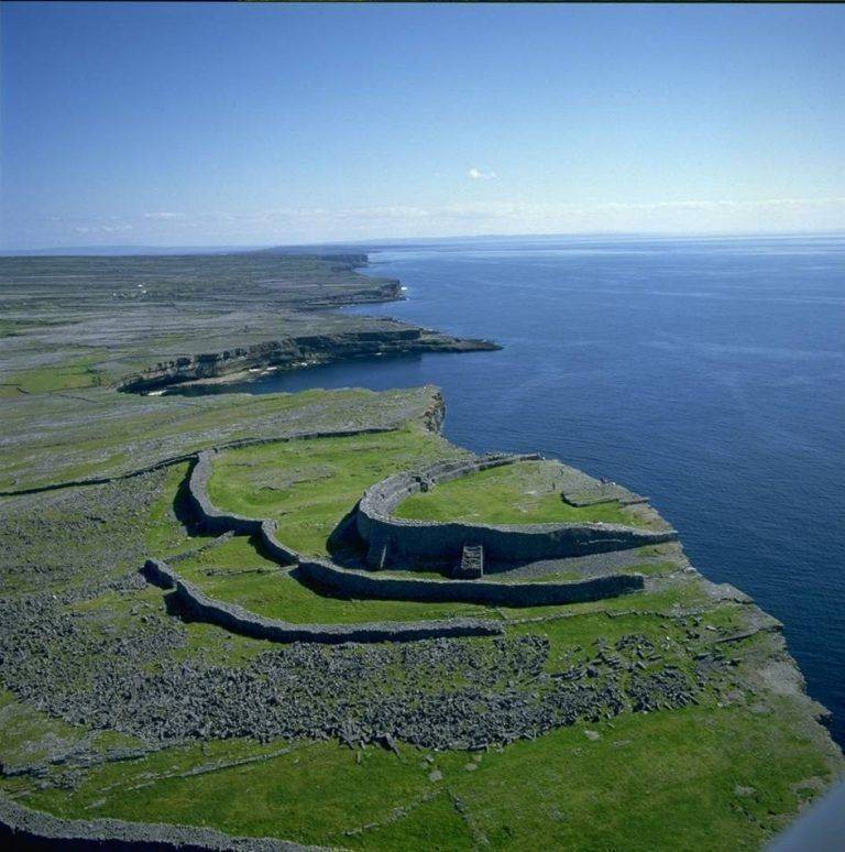 "Ennis Maine" ... one of the best places for tourism in the Aran Islands, Ireland ...
