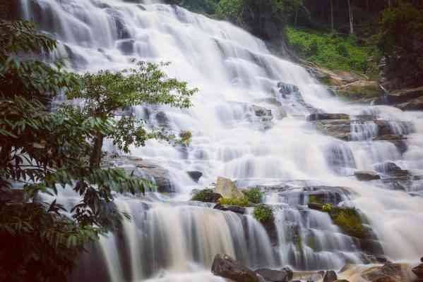 Go on a trip to visit the waterfalls and high mountains of Thailand - Chiang Mai's tourist activities