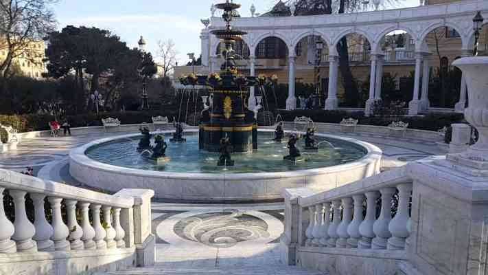 Philharmonic Fountains - Baku Tourist Activities