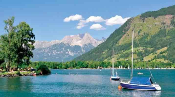 Stroll on Lake Kitzsteinhorn 