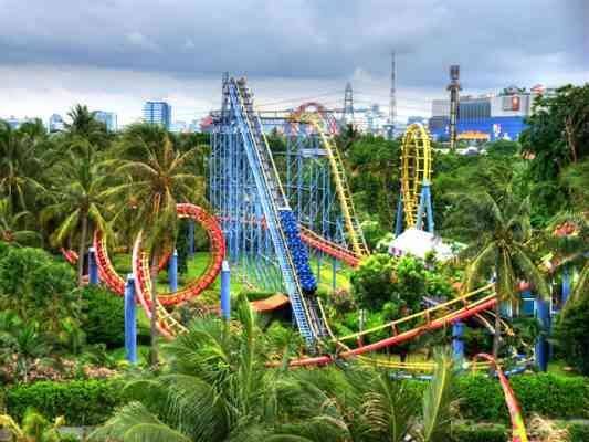 Tourist activities to do in Ancol Dreamland Jakarta 