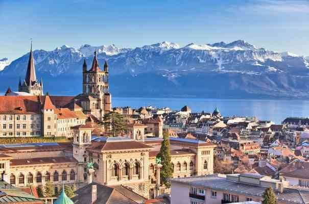  Lausanne - Tourist areas near Geneva