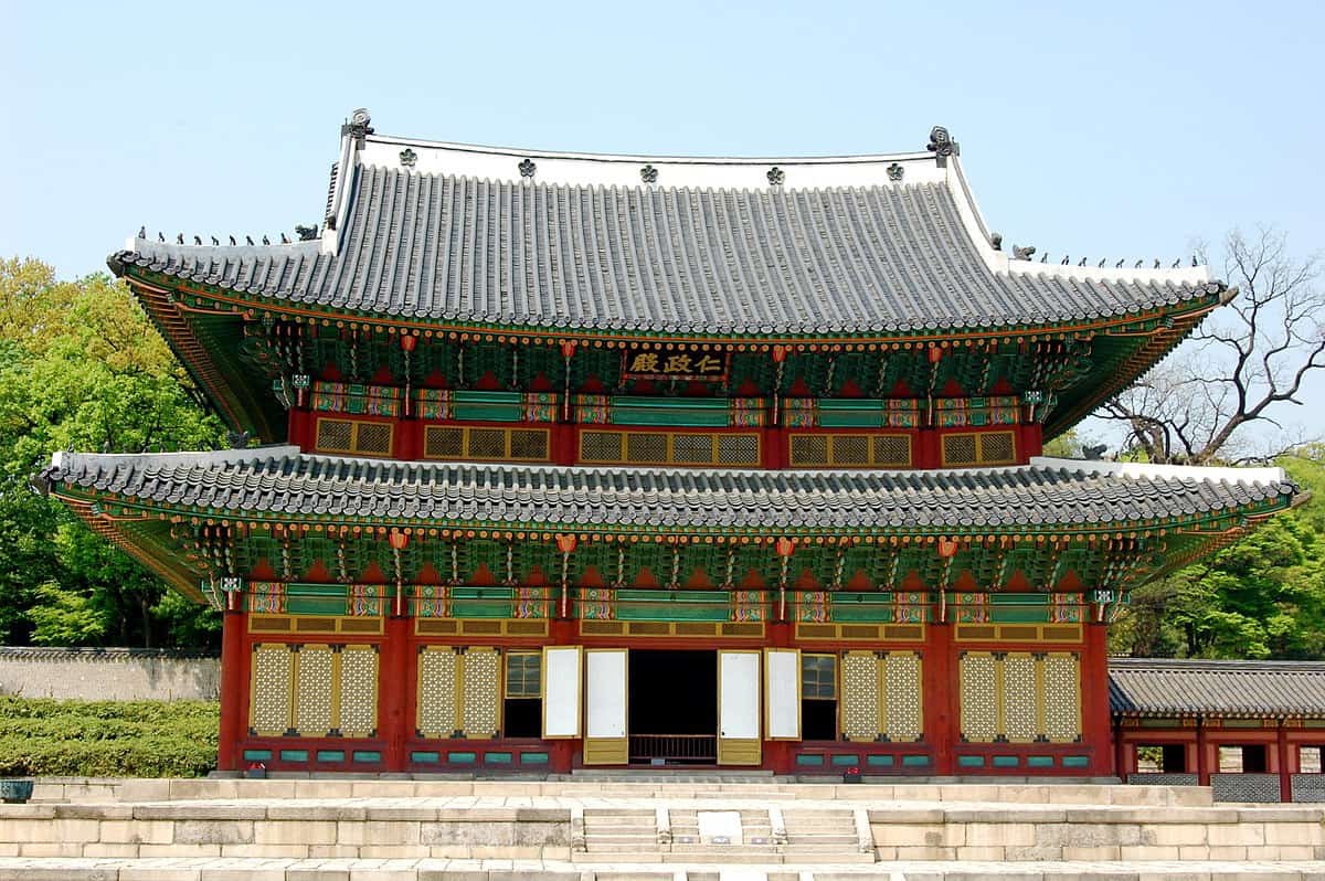 Changdok Palace