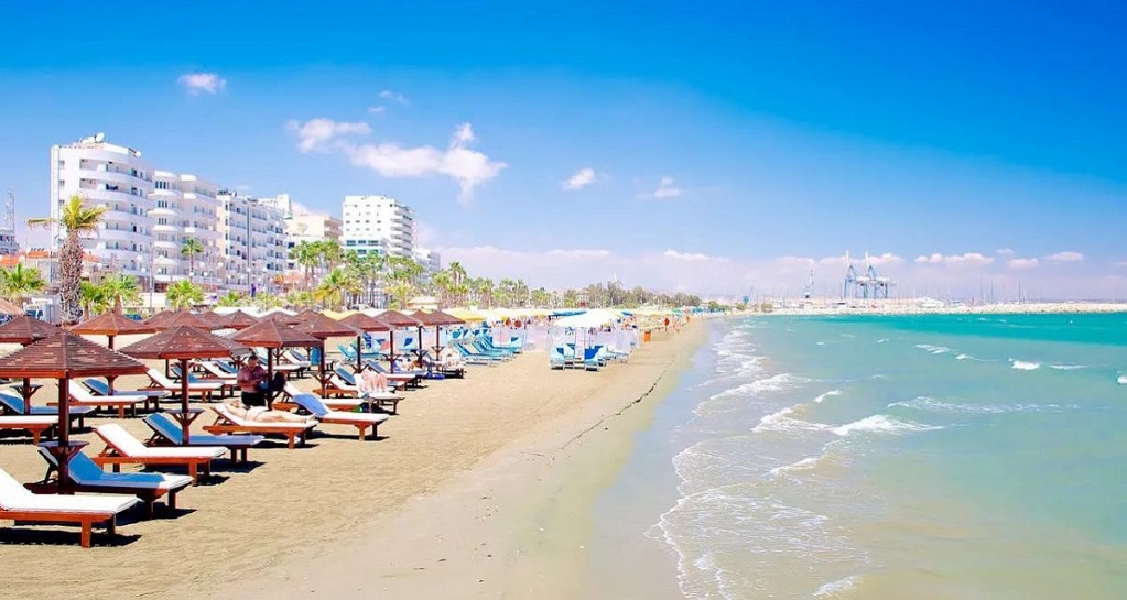  Finikouds Larnaka Beach 