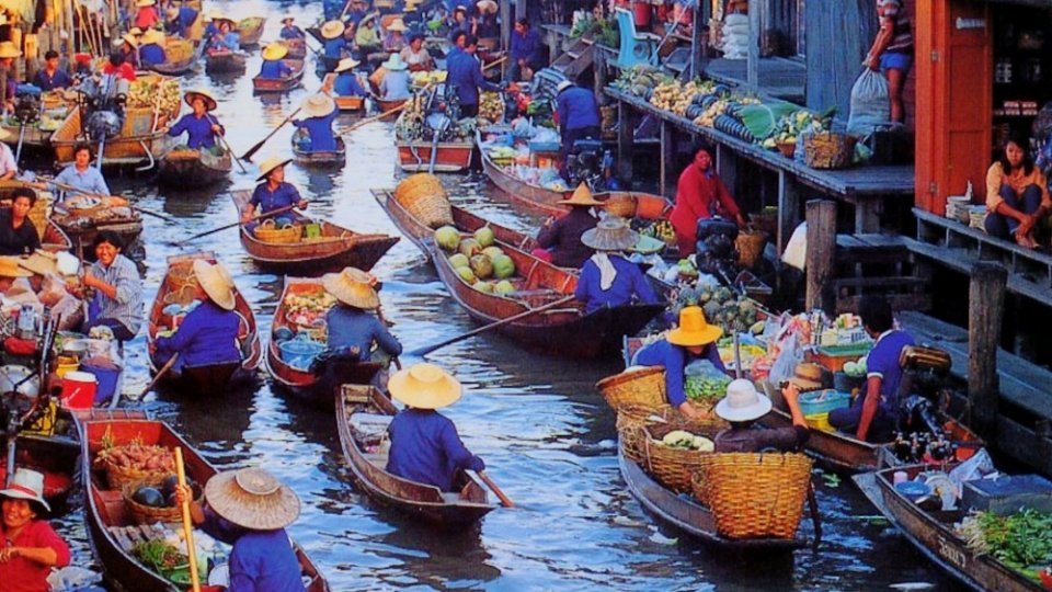 Floating market