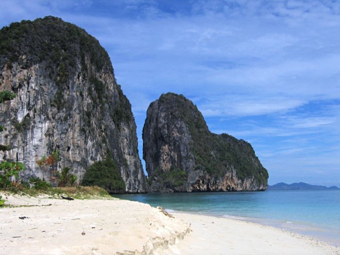 1581267952 604 Enjoy the charm and beauty of Thailands beaches - Enjoy the charm and beauty of Thailand's beaches