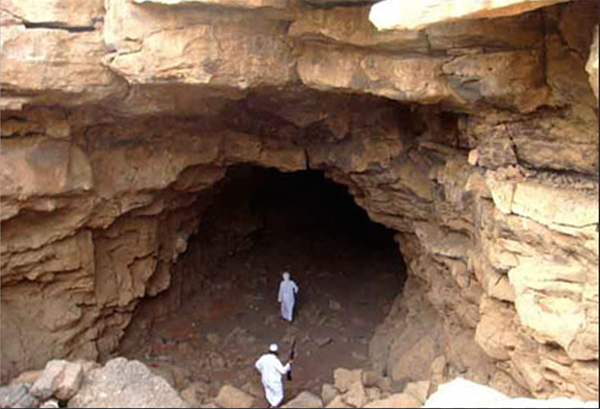 Shafan Cave Entrance
